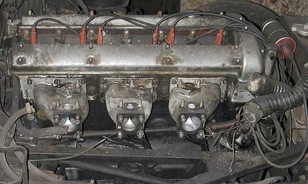 2664-engine-without-water-output-manifold.jpg